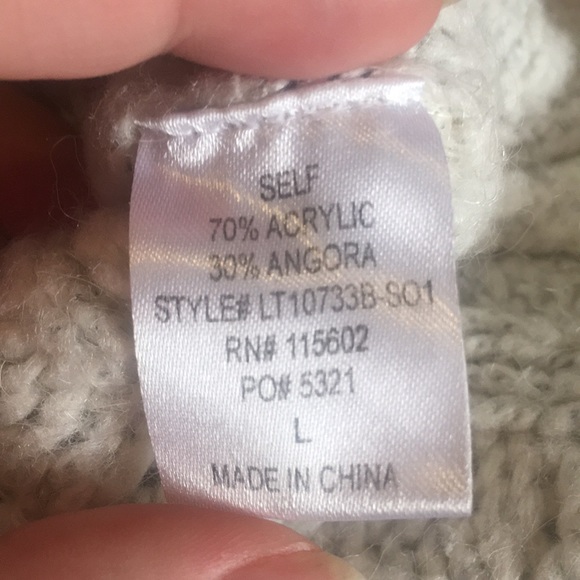 Lush sweater oatmeal size large - Picture 3 of 3